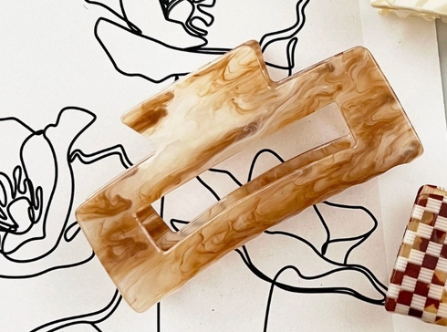 Betty Clip