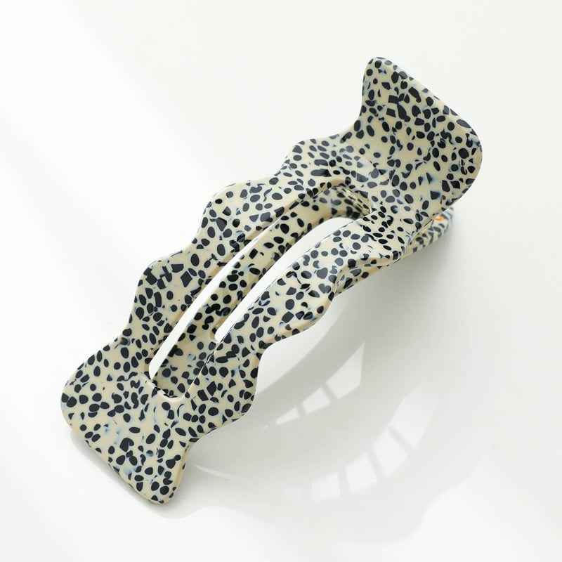 Jane Core | Scalloped Flat Claw Clip